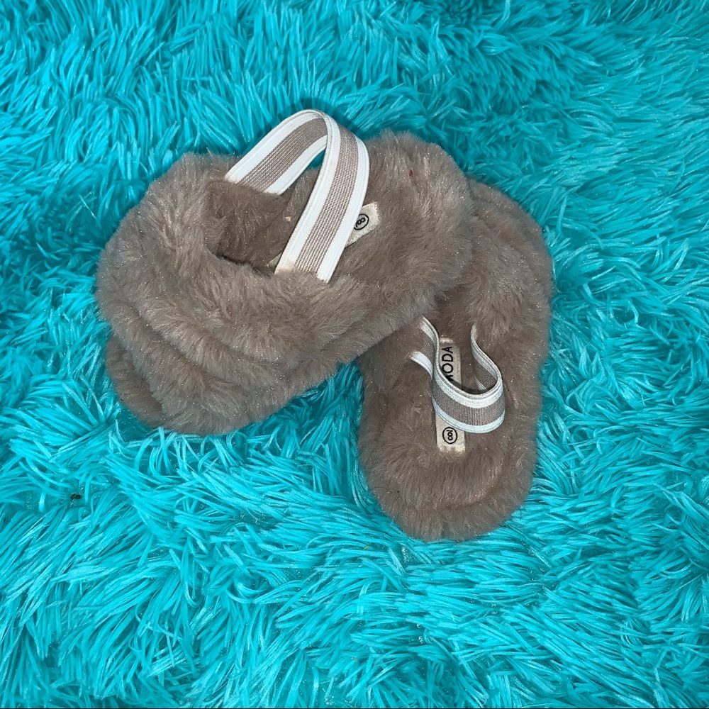 Mini Moda Furry slips - Picture 7 of 9